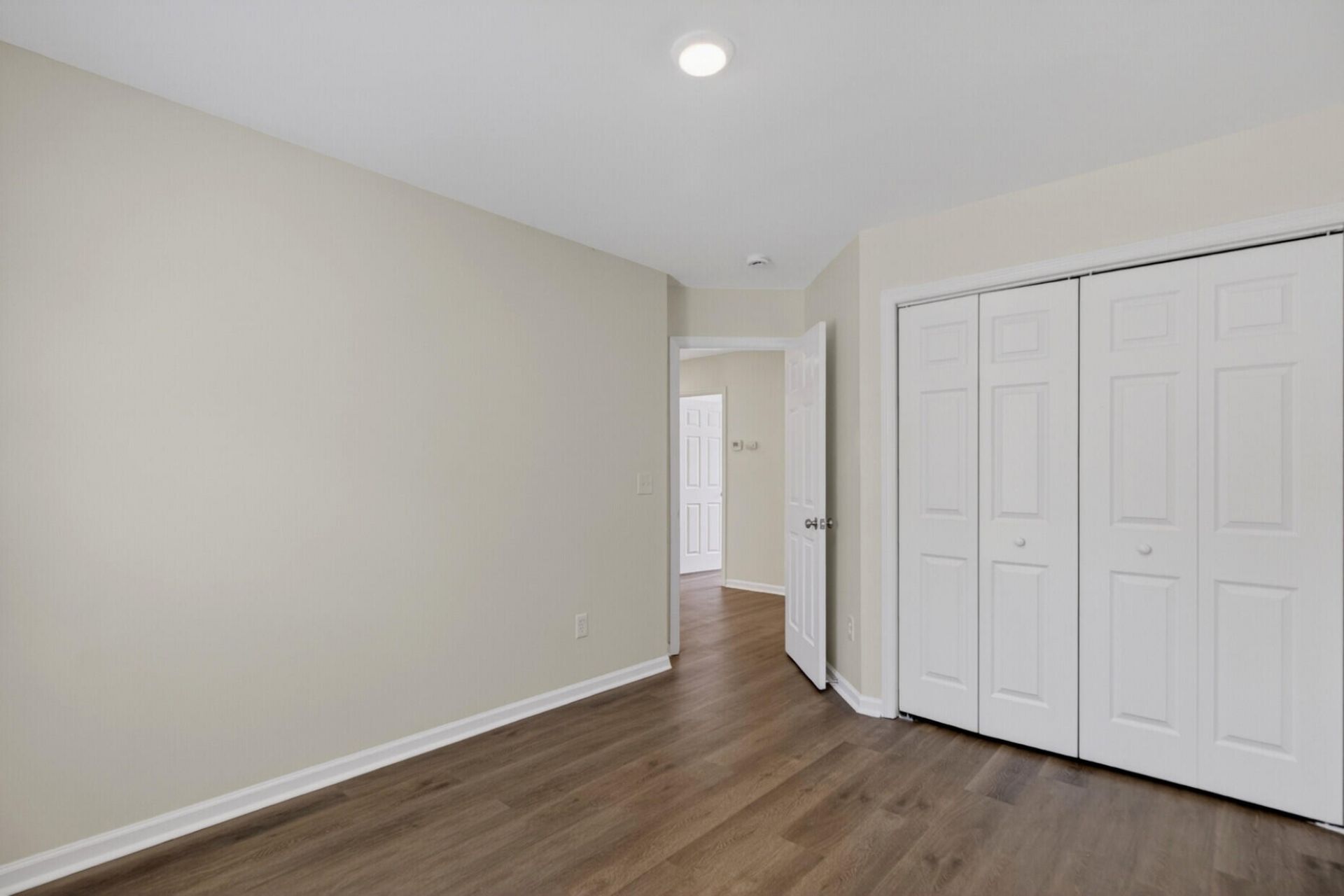 250 White Street Photo 26