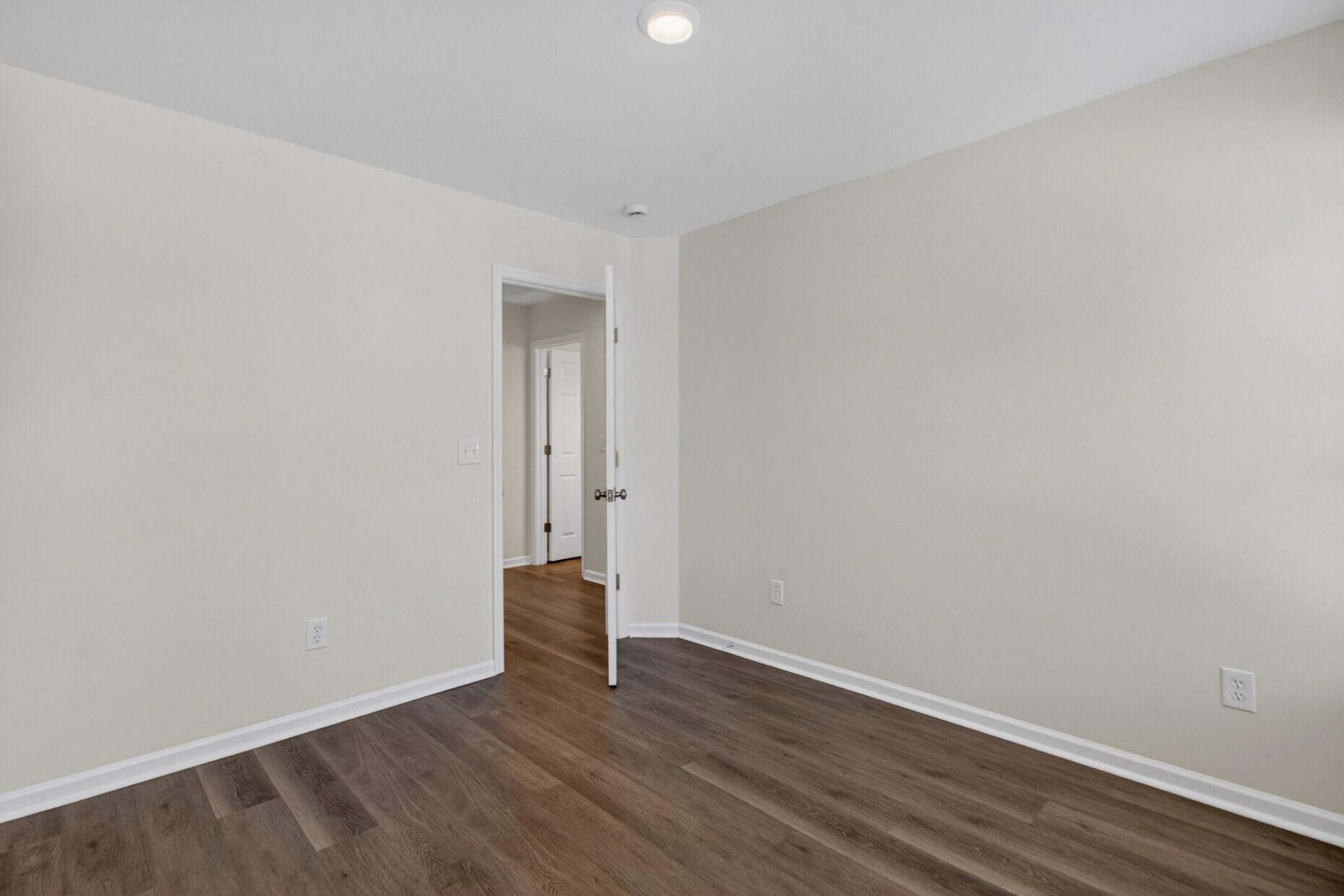 250 White Street Photo 28