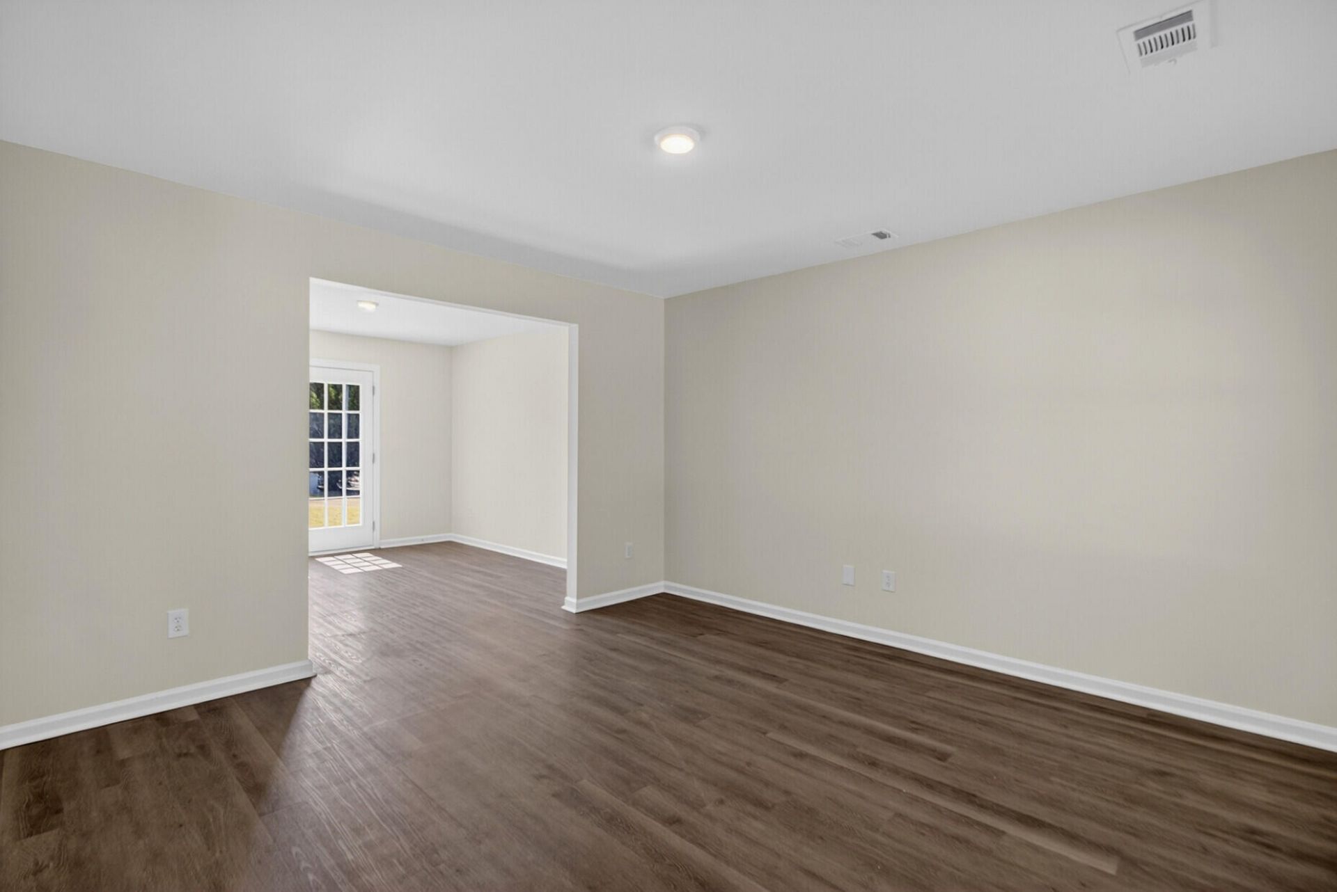 250 White Street Photo 5