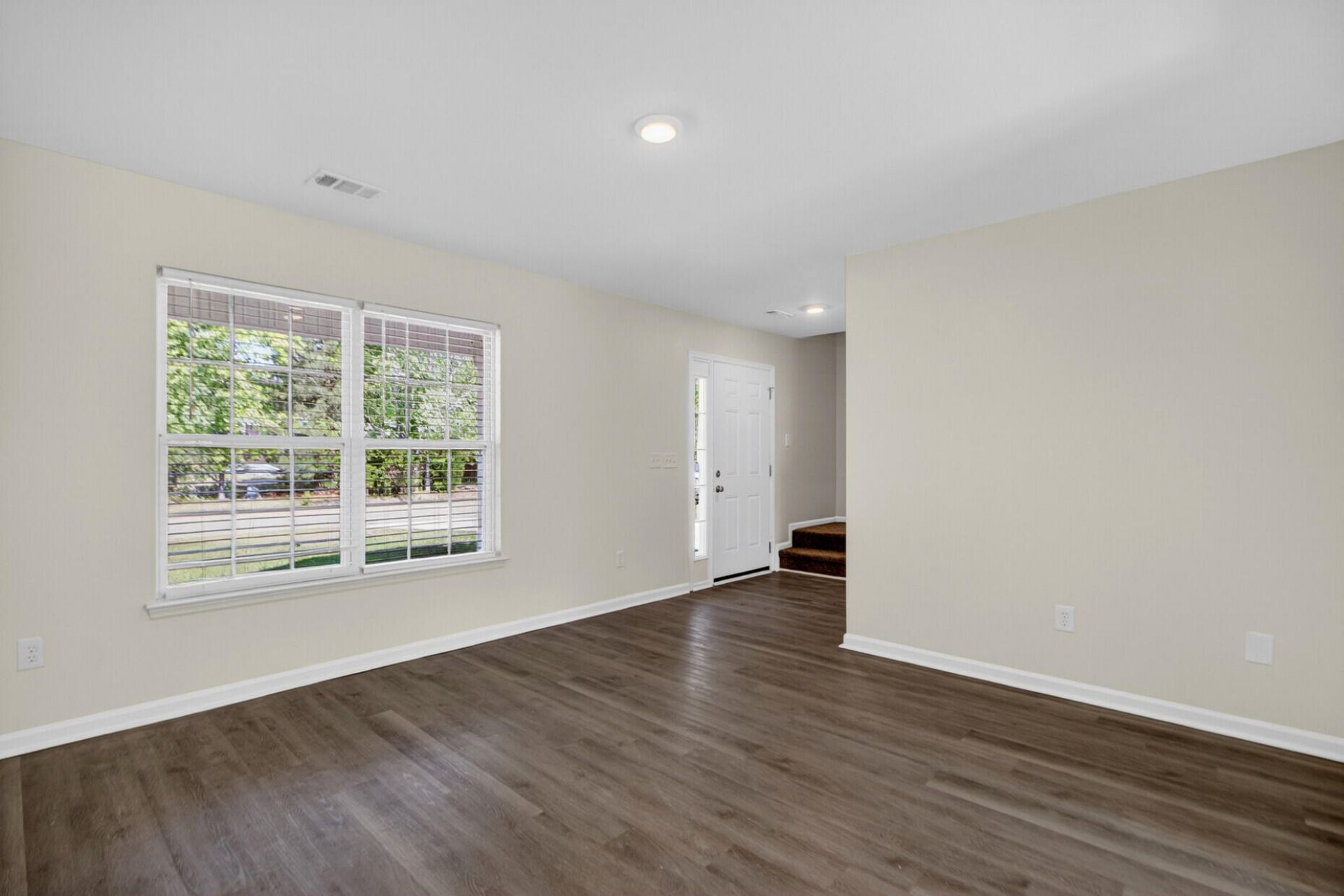 250 White Street Photo 6