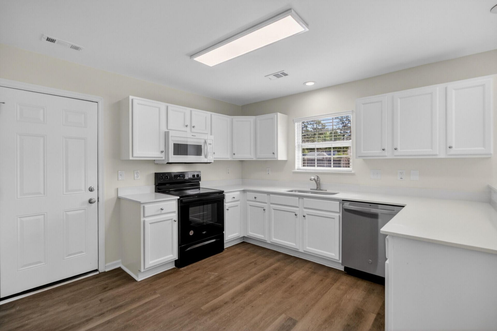 250 White Street Photo 9