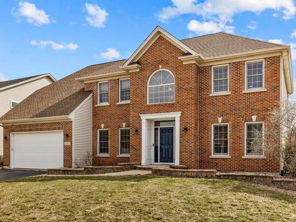 2052 Gardner Circle E, Aurora, IL 60503