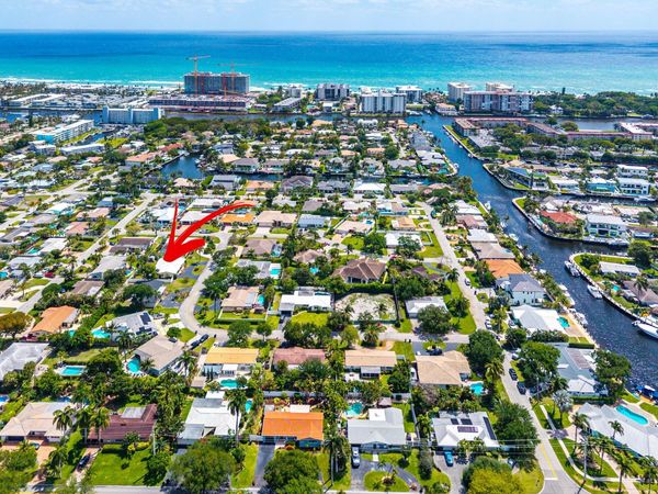 2741 NE 52nd Street, Lighthouse Point, FL 33064