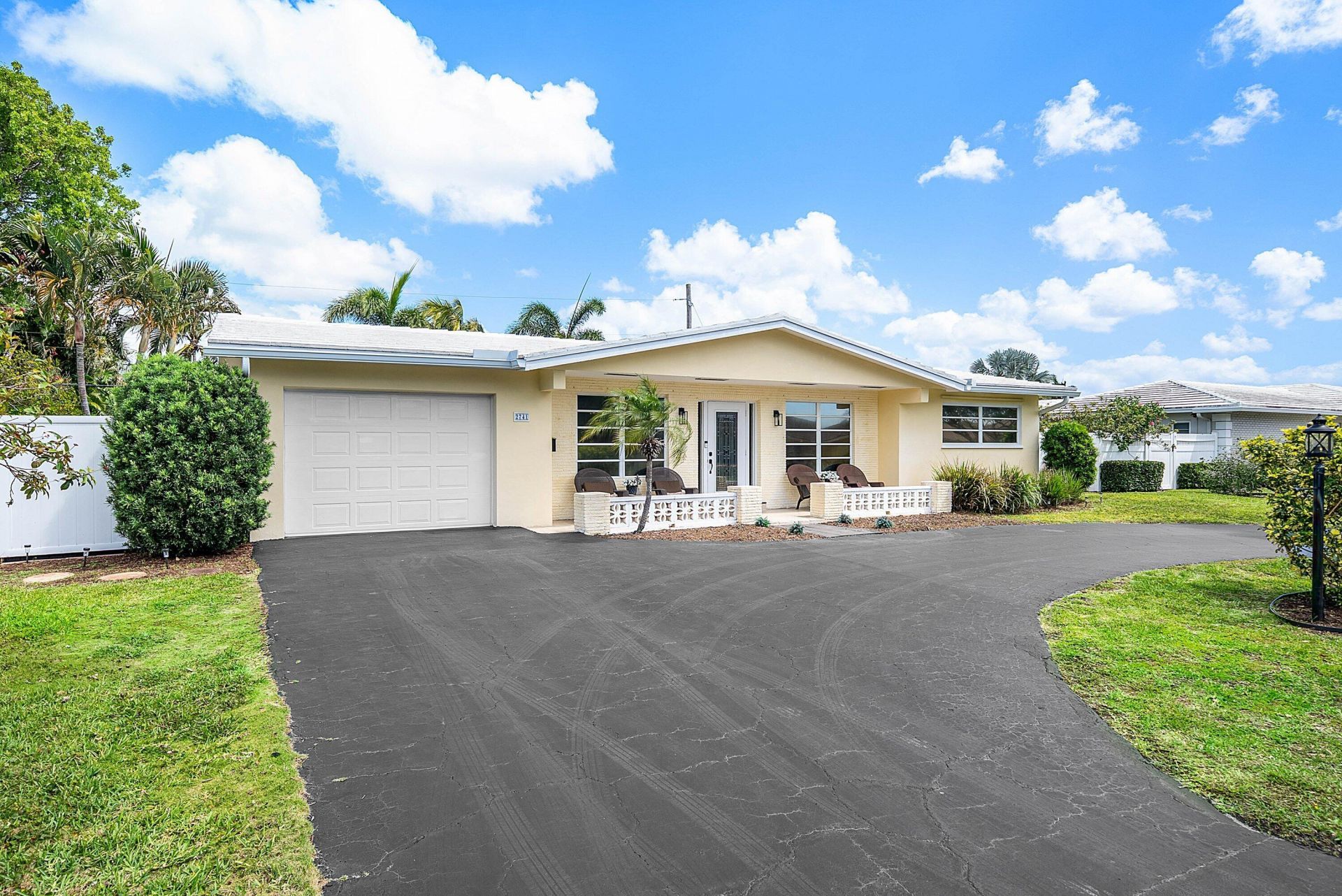 2741 NE 52nd Street, Lighthouse Point, FL 33064 Photo