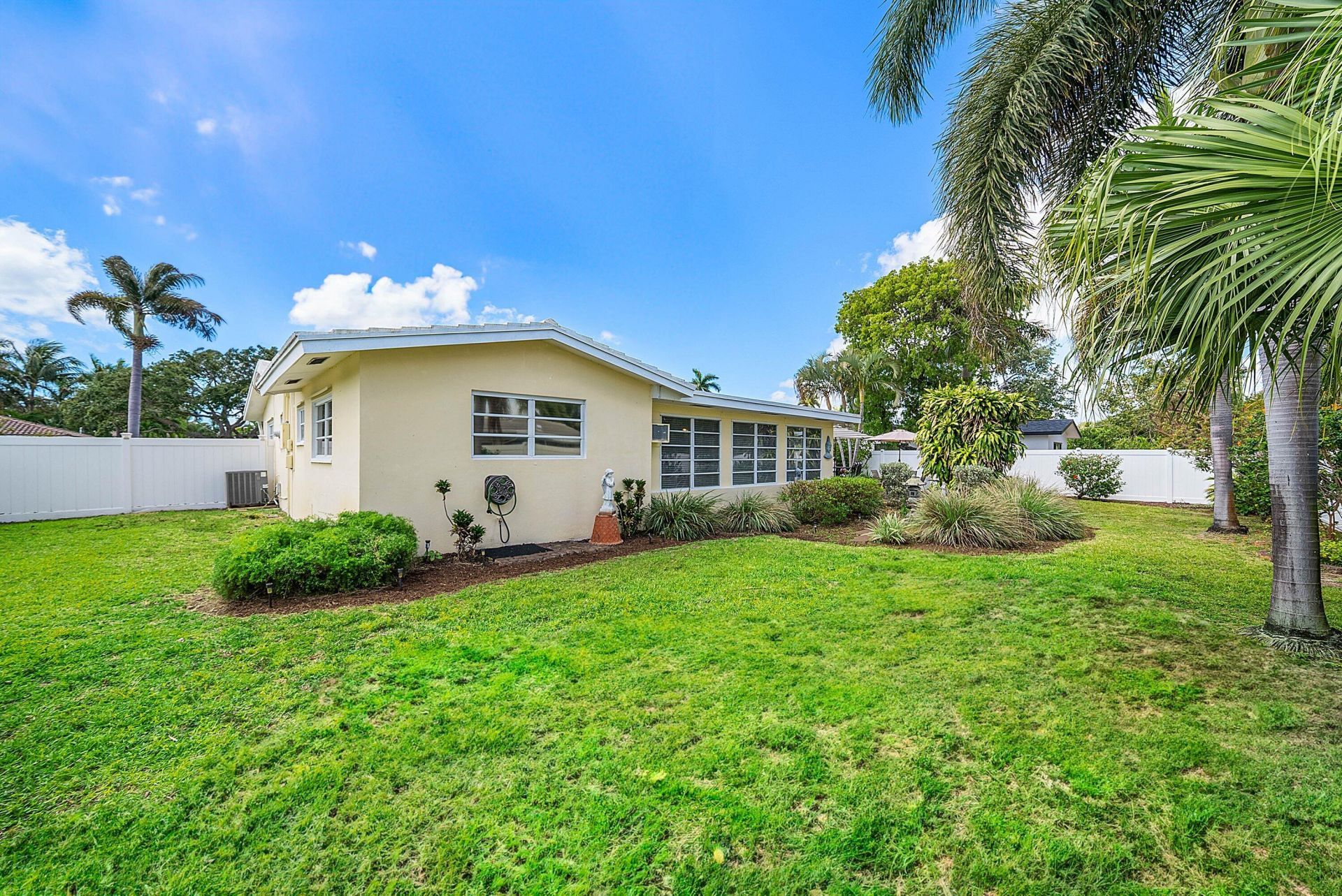 2741 NE 52nd Street, Lighthouse Point, FL 33064 Photo