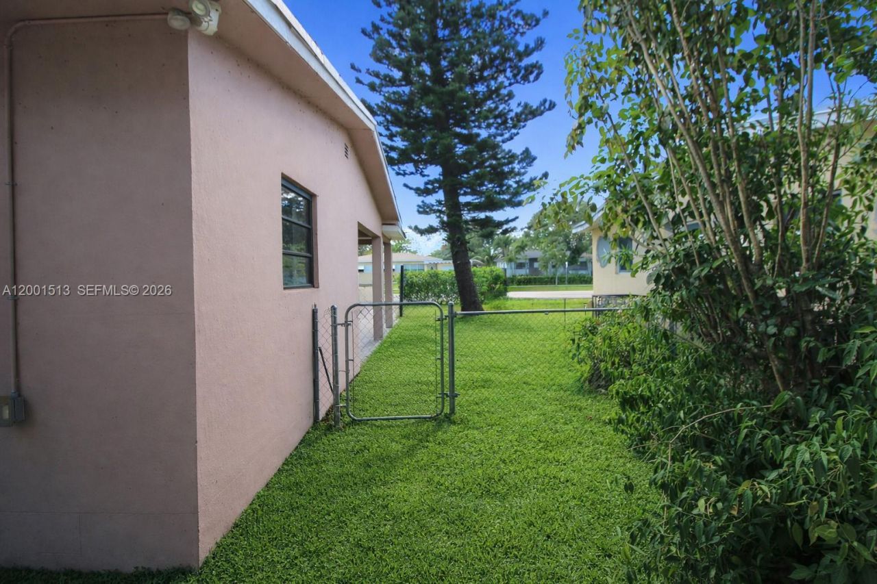 680 SW 31st Ave, Fort Lauderdale, FL 33312 Photo