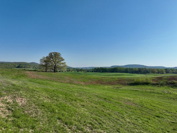 1 Russell Rd , Rock Island, TN 38581