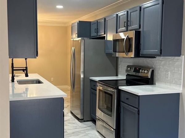 46930 Country Lane, Macomb Twp, MI 48044