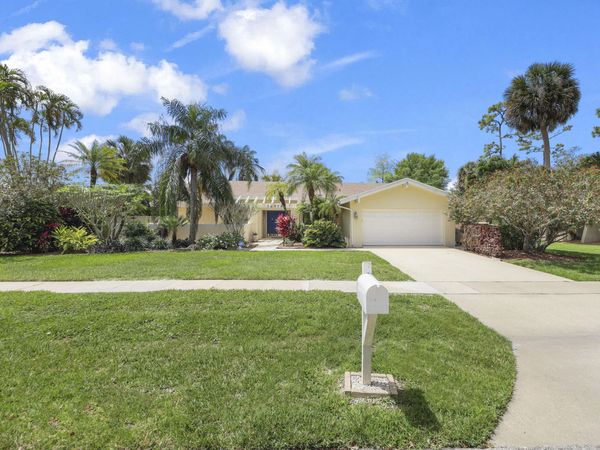 12378 Sawgrass Court, Wellington, FL 33414