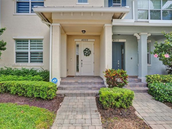 4002 Poinciana Ln , Hollywood, FL 33021