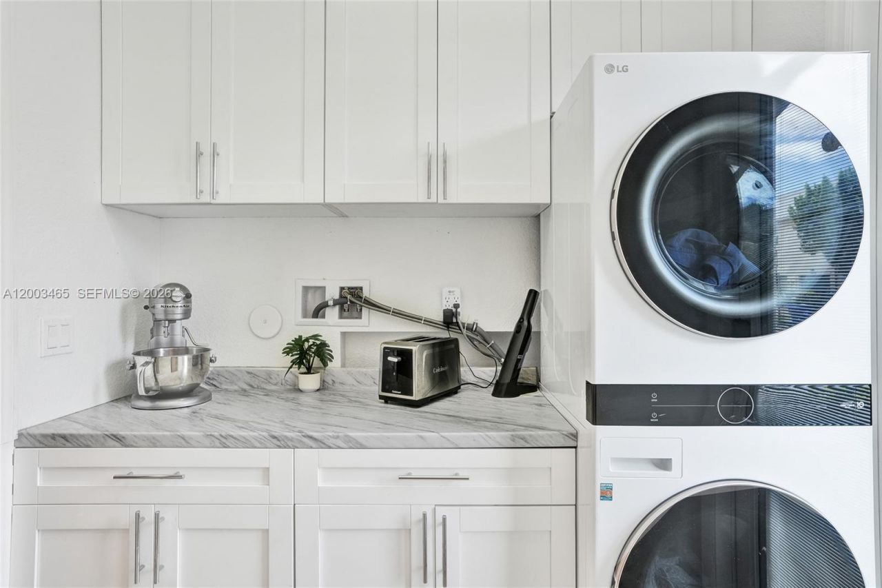 4002 Poinciana Ln , Hollywood, FL 33021 Photo