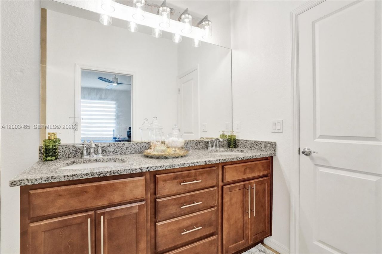 4002 Poinciana Ln , Hollywood, FL 33021 Photo