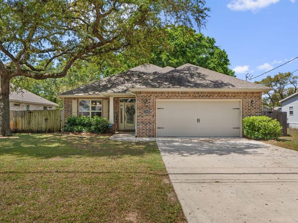 1560 Hickory Street, Niceville, FL 32578