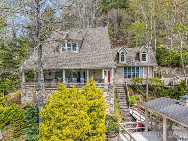 206 Lakeridge Road , Lake Lure, NC 28746