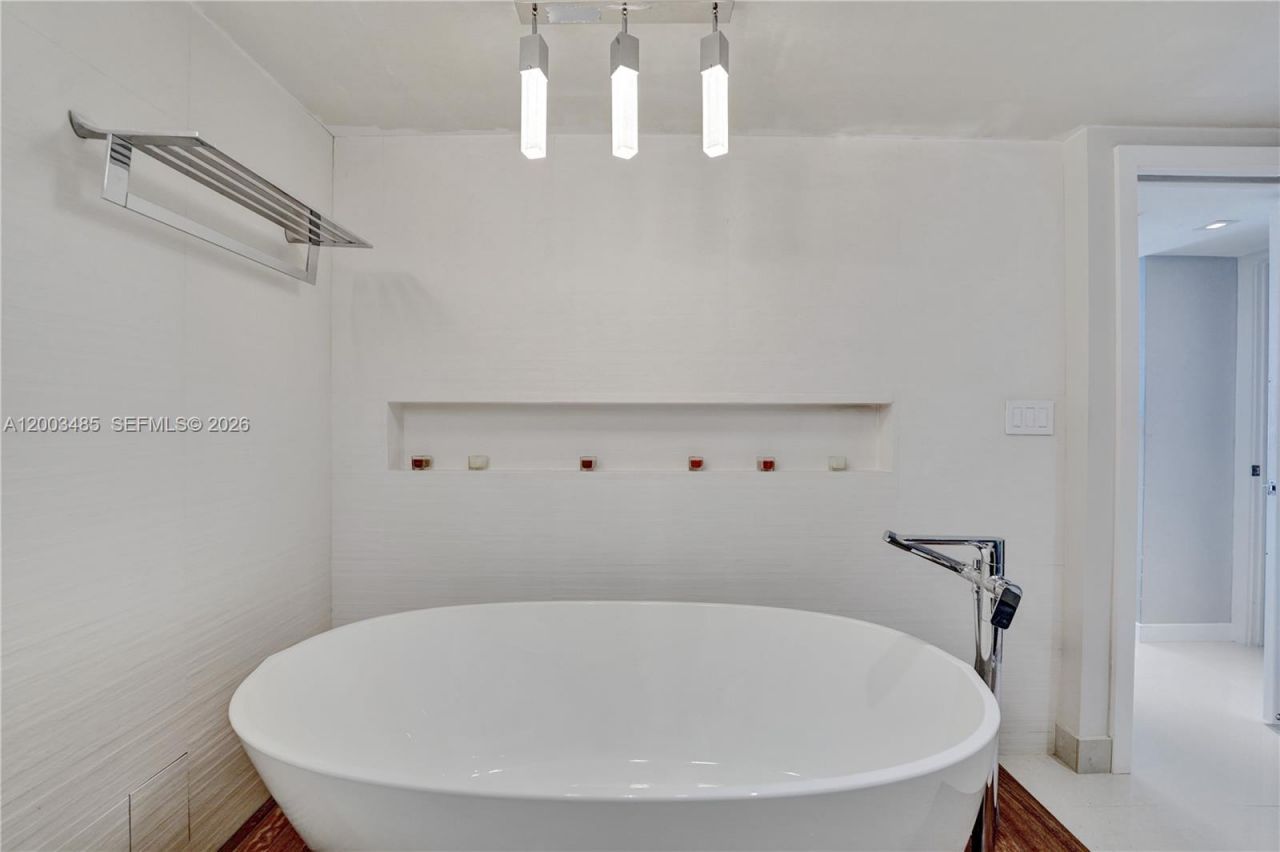 2751 S Ocean Dr, Unit 908S, Hollywood, FL 33019 Photo