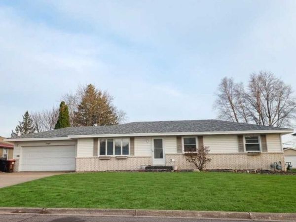 2346 Standridge Avenue , Maplewood, MN 55109