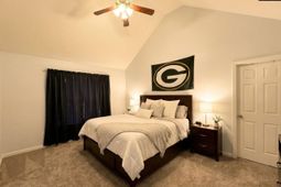 118 Howe Street  photo 4