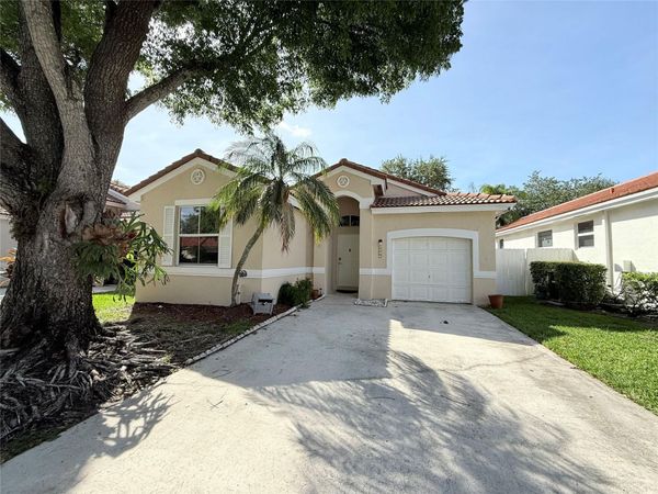 4965 SW 153rd Avenue, Davie, FL 33331