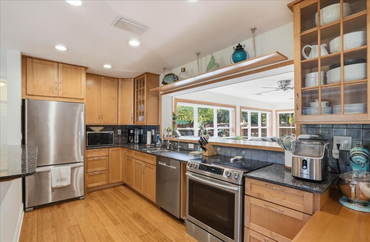 700 66th Avenue S, Saint Petersburg, FL 33705 Photo