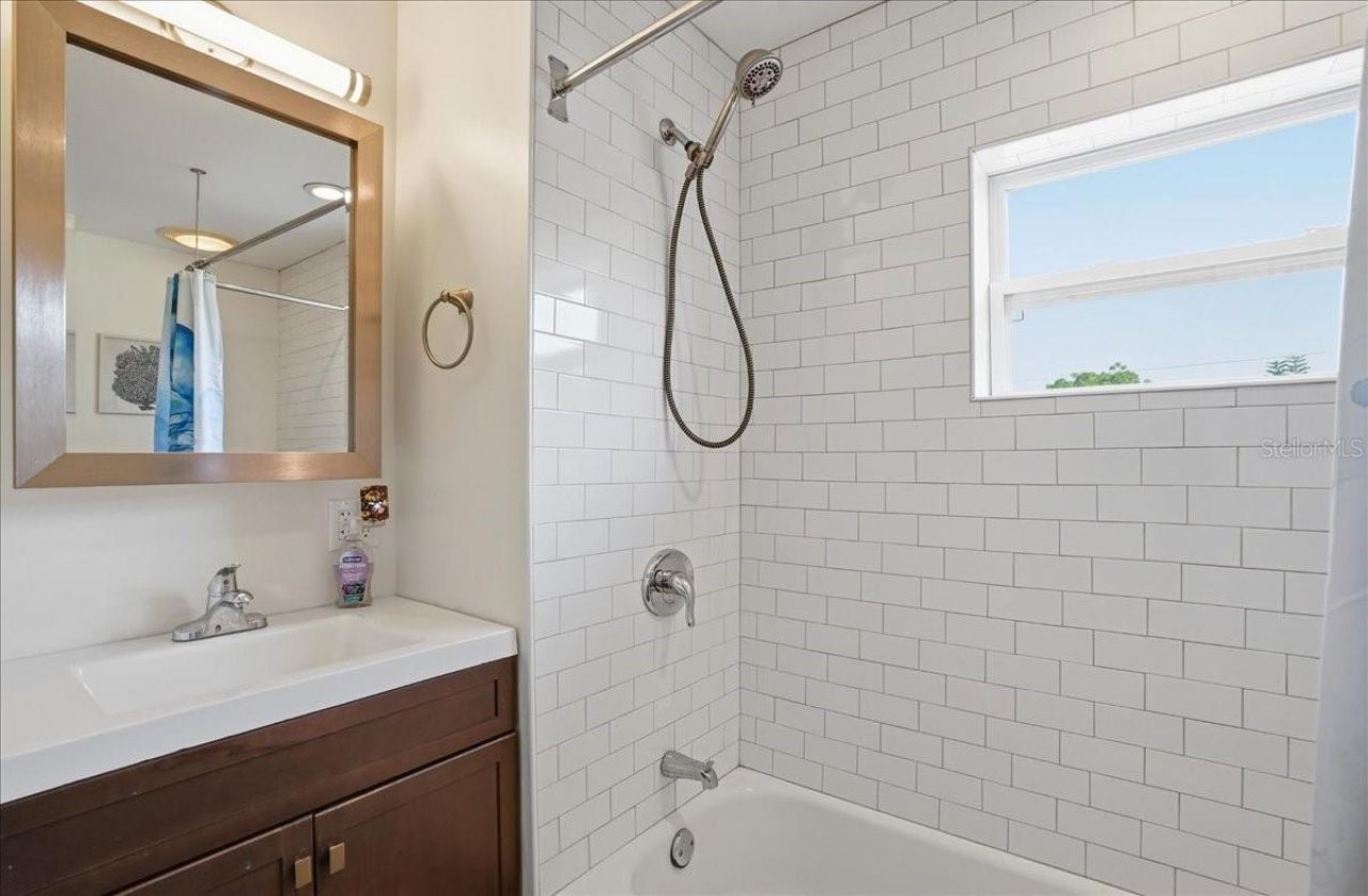700 66th Avenue S, Saint Petersburg, FL 33705 Photo