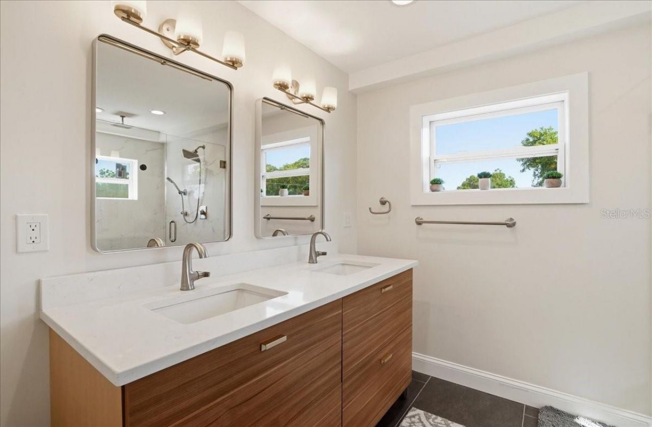 700 66th Avenue S, Saint Petersburg, FL 33705 Photo