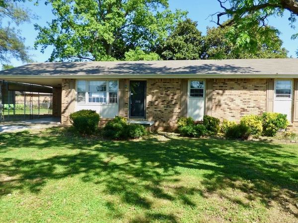 203 James St, Muscle Shoals, AL 35661