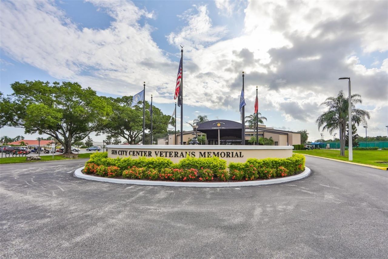 1704 Danbury Drive, Sun City Center, FL 33573 Photo