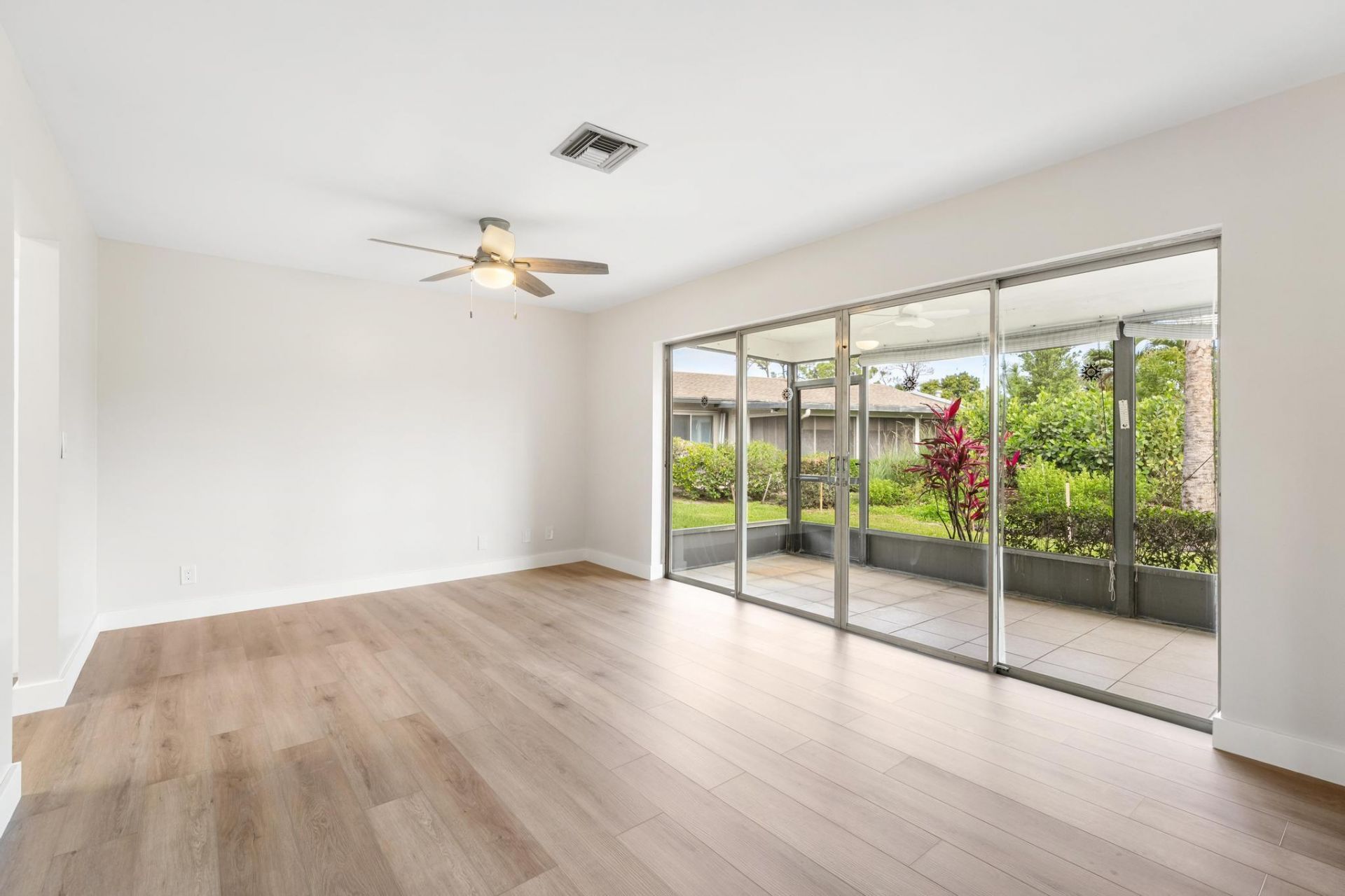 7281 N Pine Park Dr N, Lake Worth, FL 33467 Photo