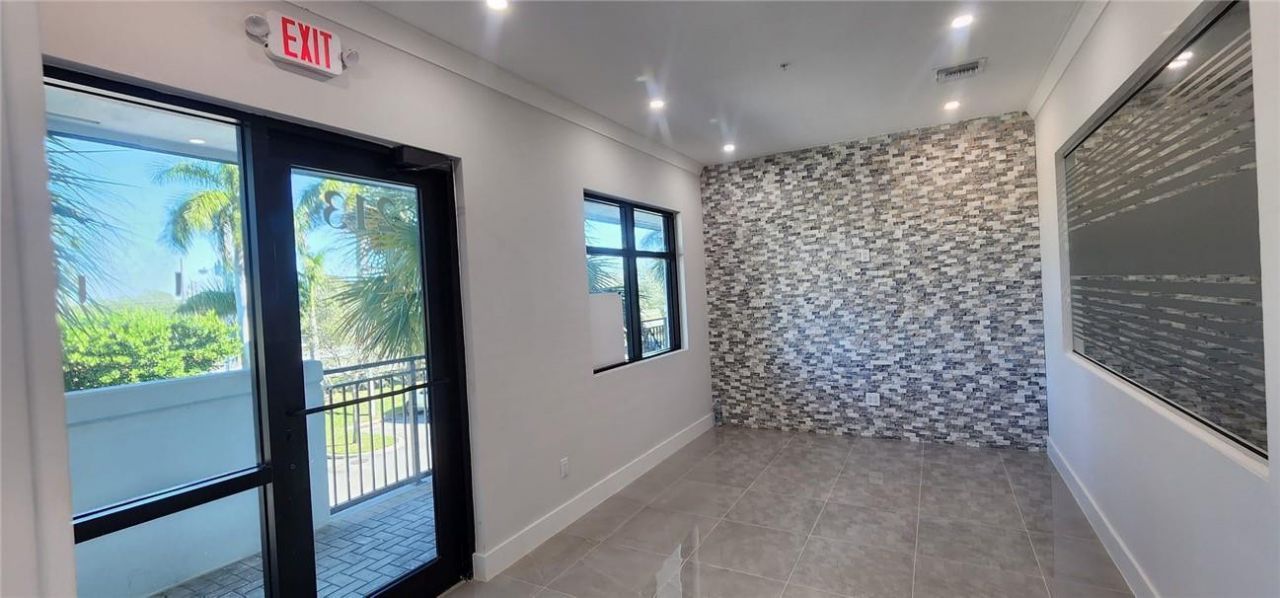 9100 Belvedere Road, Unit 213, Royal Palm Beach, FL 33411 Photo