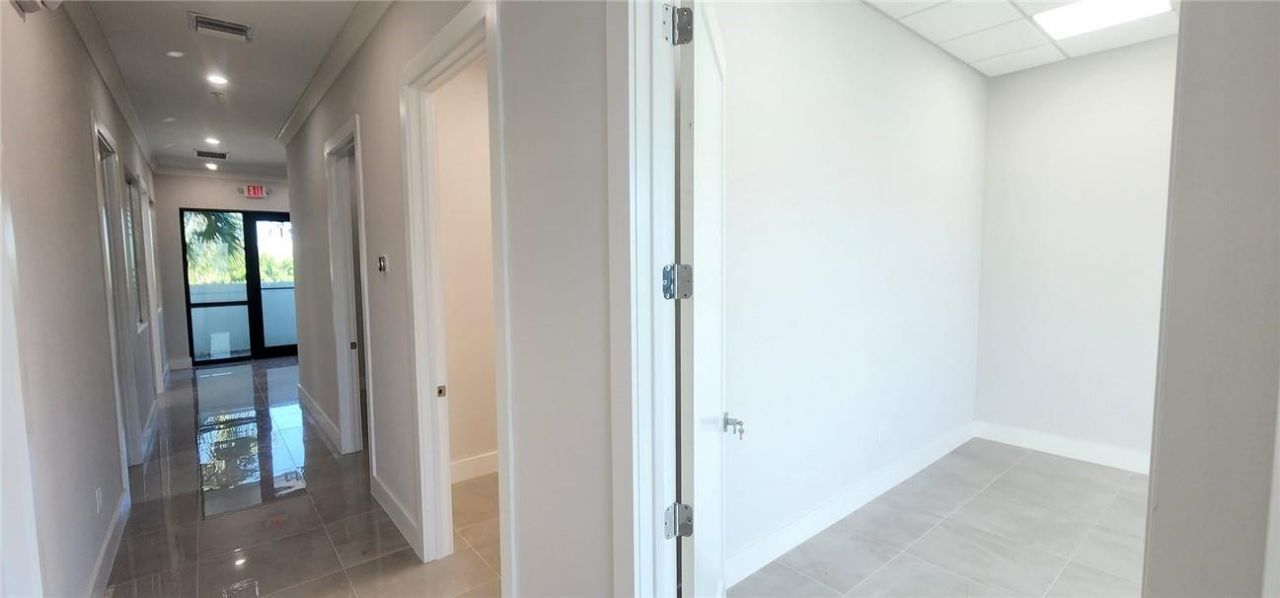 9100 Belvedere Road, Unit 213, Royal Palm Beach, FL 33411 Photo