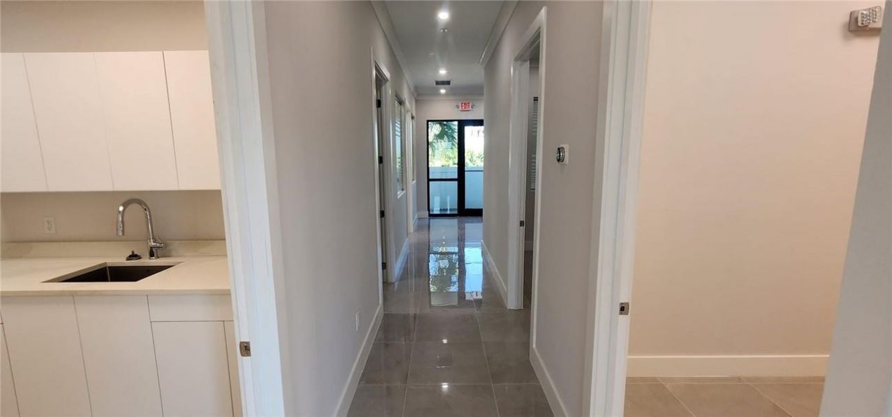 9100 Belvedere Road, Unit 213, Royal Palm Beach, FL 33411 Photo