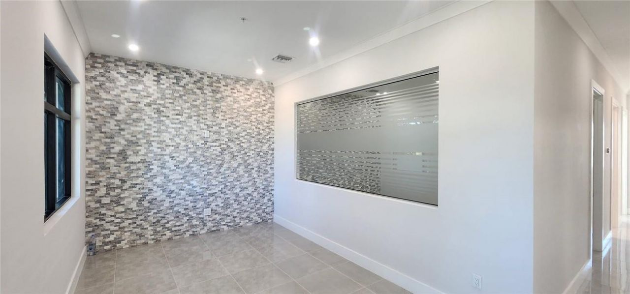 9100 Belvedere Road, Unit 213, Royal Palm Beach, FL 33411 Photo