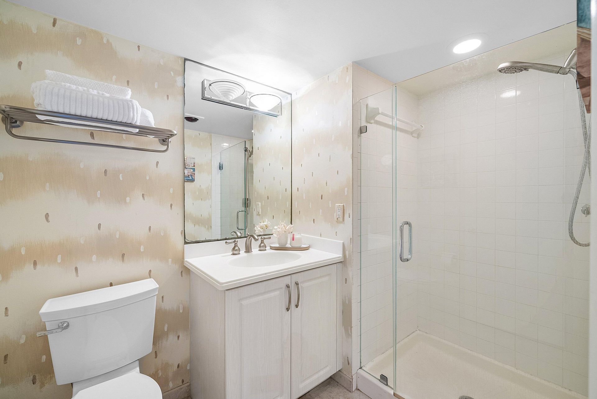 22 Westgate Lane, Unit Apt. E, Boynton Beach, FL 33436 Photo