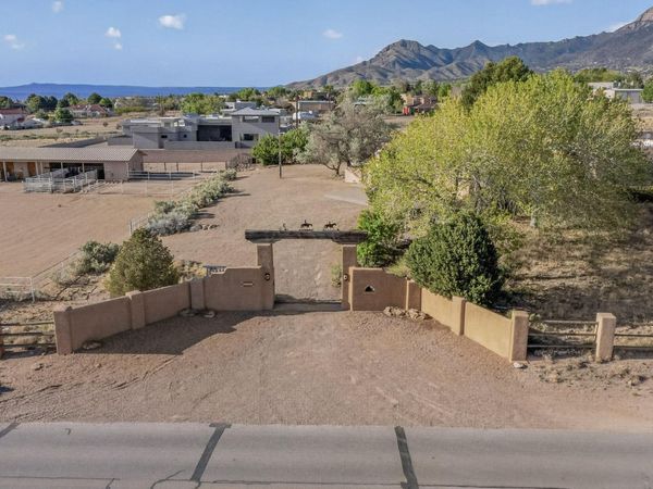 12105 San Rafael Avenue NE, Albuquerque, NM 87122