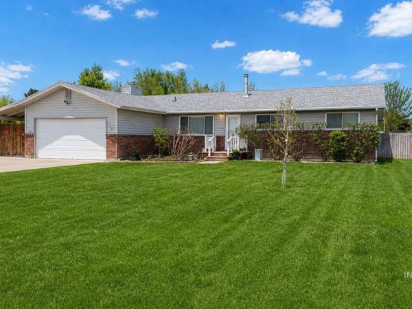 240 NW Wilson, Mountain Home, ID 83647