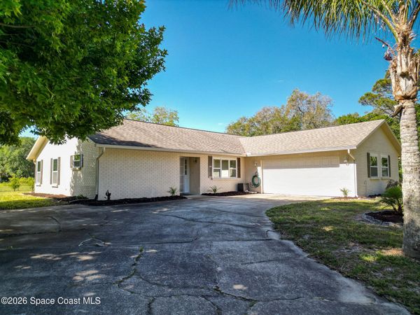 479 Maytown Road , Oak Hill, FL 32759