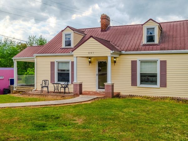 601 N Spring St , McMinnville, TN 37110