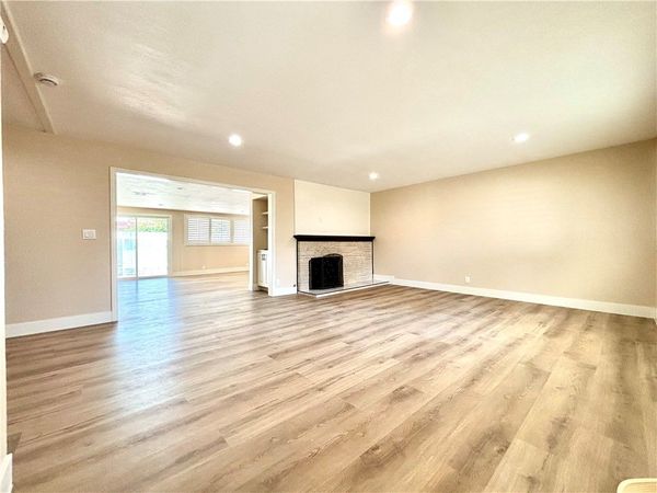 2013 Victoria, Fullerton, CA 92831