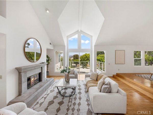 2 Saros, Unit 70, Irvine, CA 92603