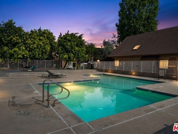 20111 Leadwell Street, Unit 3, Winnetka, CA 91306