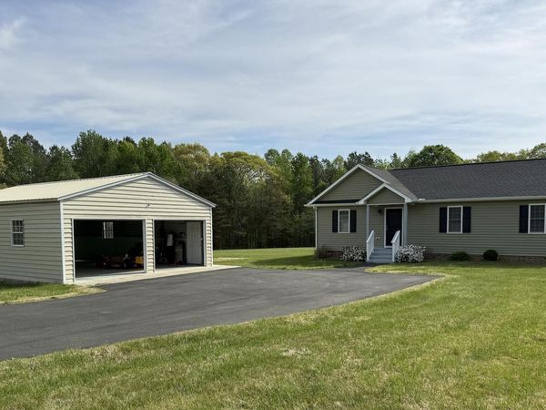 1444 SCHOOL BUS RD , Louisa, VA 23093