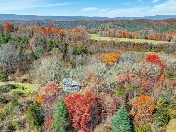 26 VINEYARD DR , Millboro, VA 24460