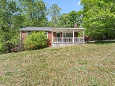 703 OAK CREEK RD , Palmyra, VA 22963