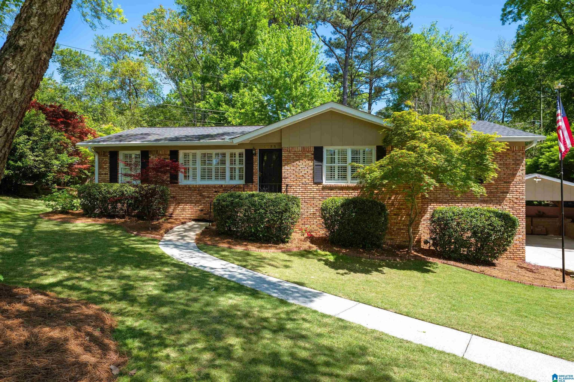 2633 Southview Place, Vestavia Hills, AL 35216 Main Photo