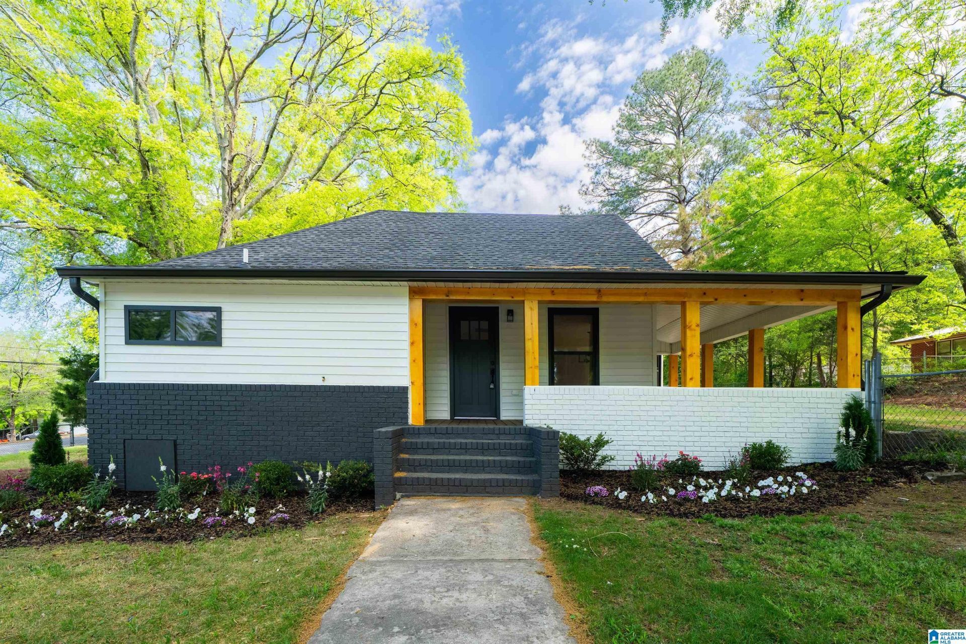 211 5th Avenue Ne, Carbon Hill, AL 35549 Main Photo