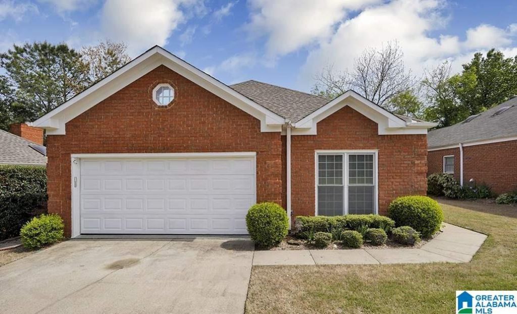 741 Rockhurst Drive, Birmingham, AL 35209 Main Photo