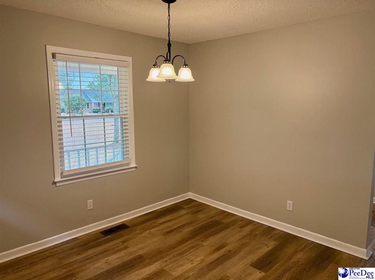 1052 Wellington Photo 10