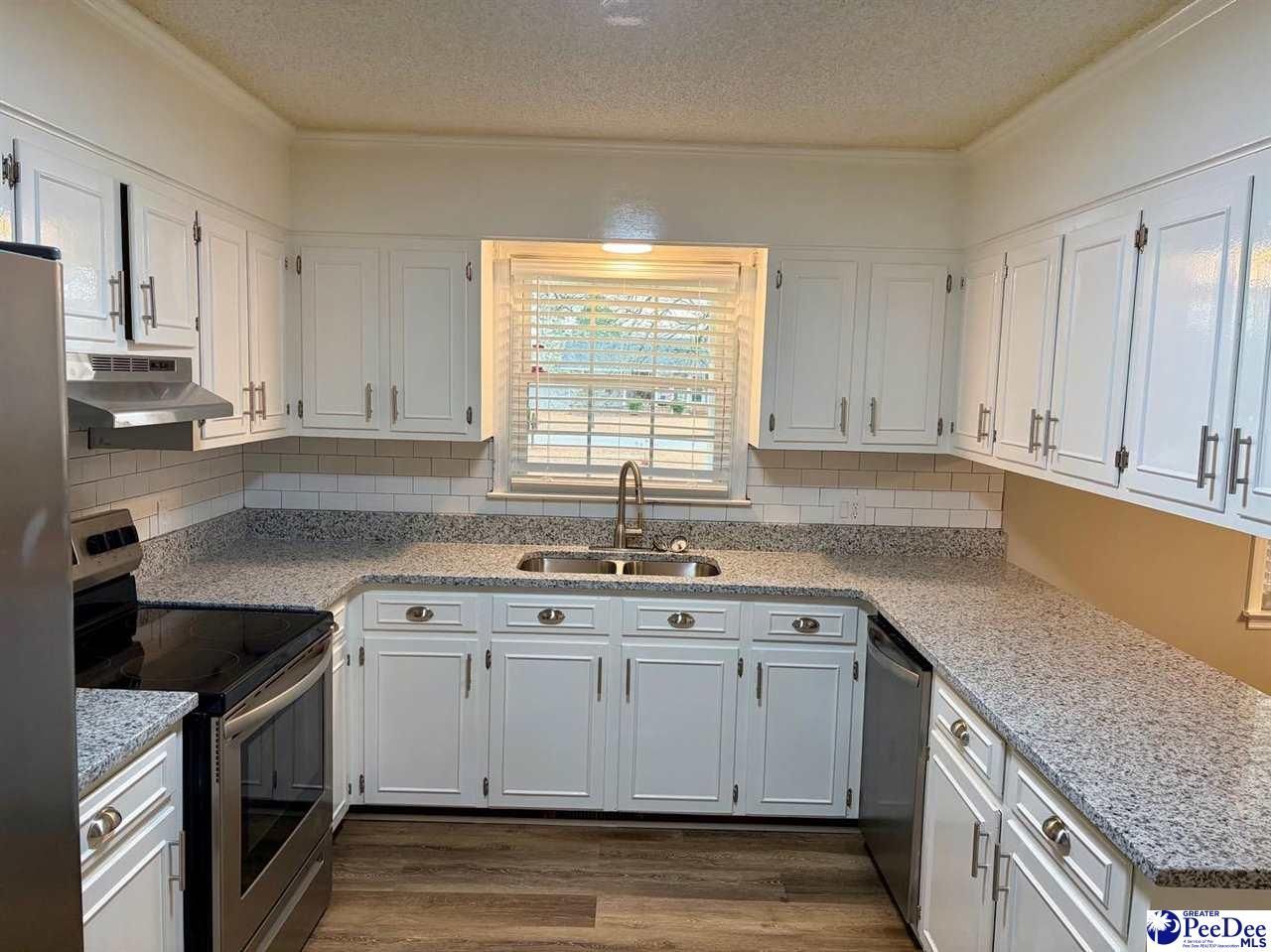 1052 Wellington Photo 14