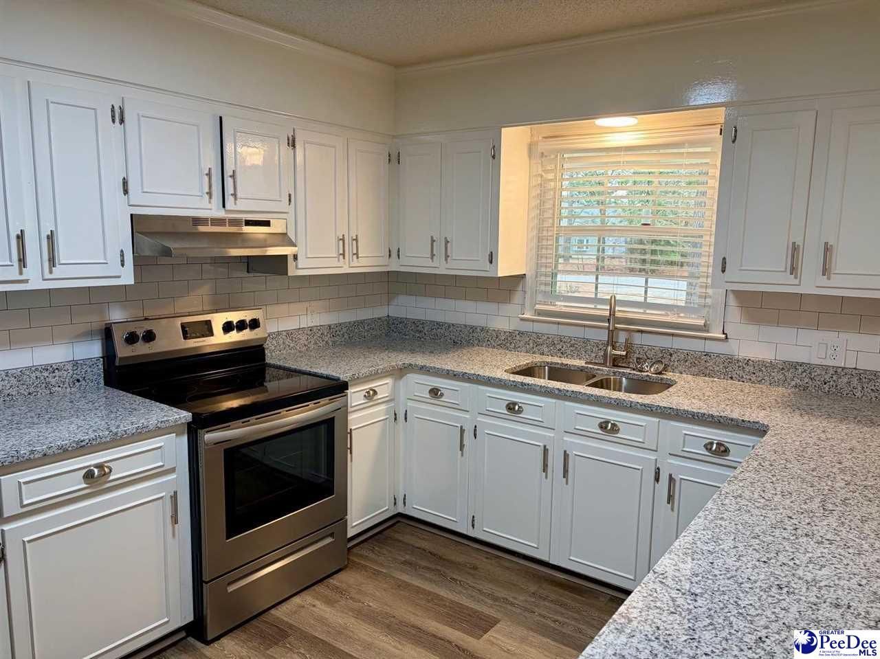 1052 Wellington Photo 15