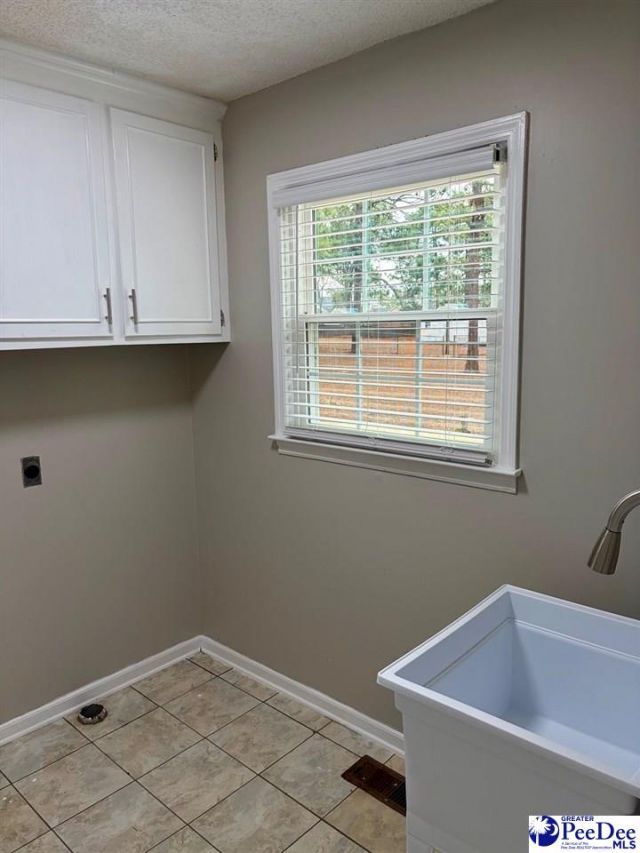 1052 Wellington Photo 16